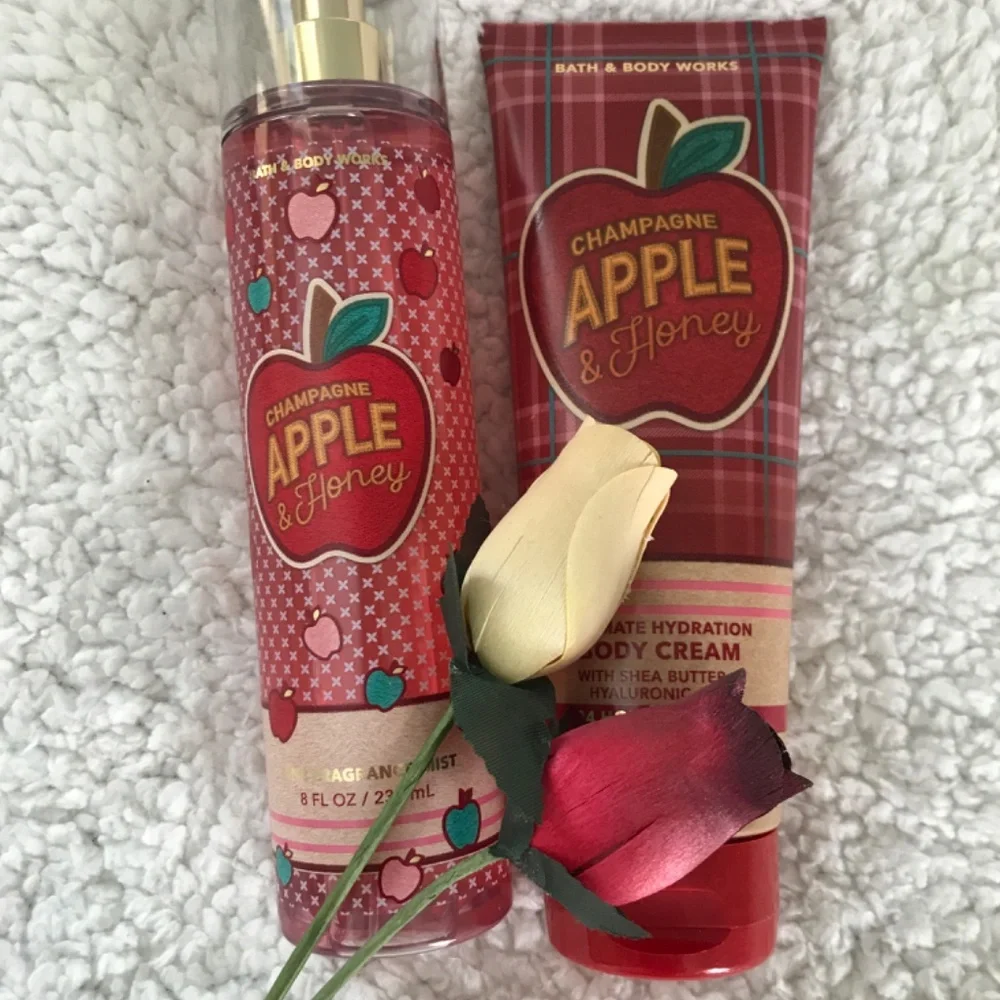 🌻NWT Champagne Apple and Honey Set of Lotion and Fragrance Spray